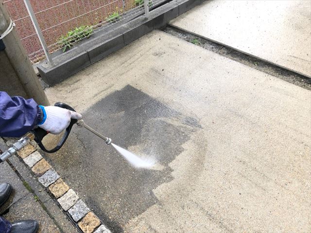 駐車場の洗浄です