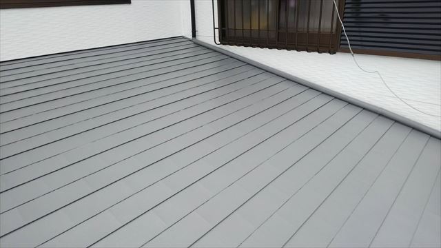 屋根の下塗り、完了です