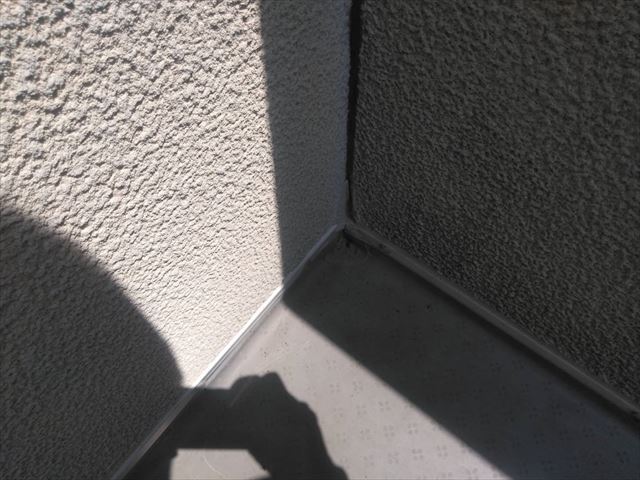 ベランダの出隅の隙間