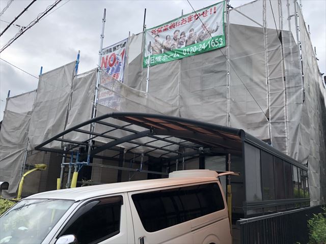 可児市若葉台にて、屋根と外壁の塗装、今日は洗浄を行います。