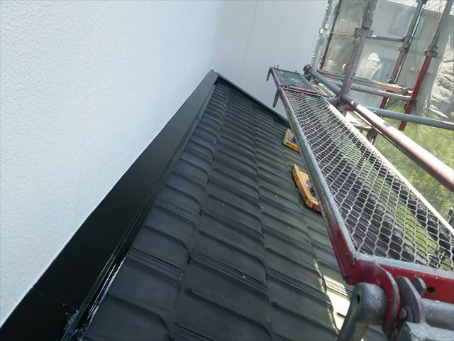 屋根水切り塗装完了
