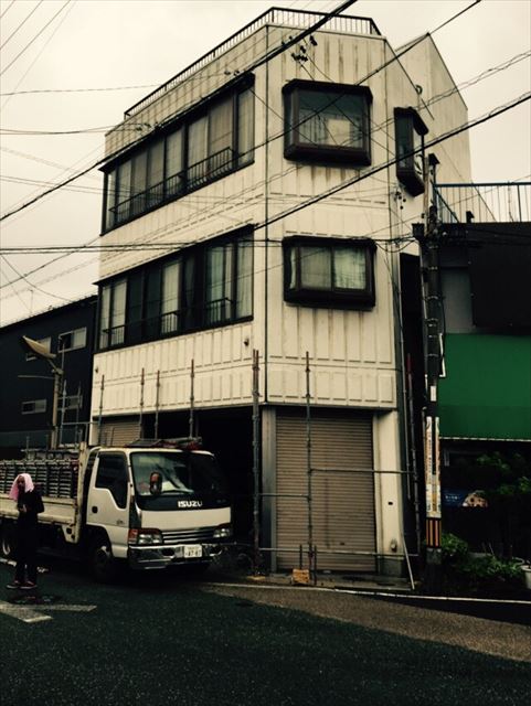 多治見市で足場の組み立てをし、外壁のバイオ洗浄をしました。