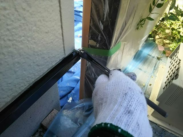 水切りの塗装です