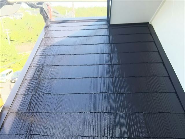 屋根の上塗り完了です