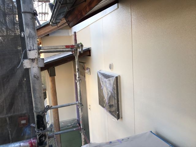 土岐市、外壁の上塗り完了です。
