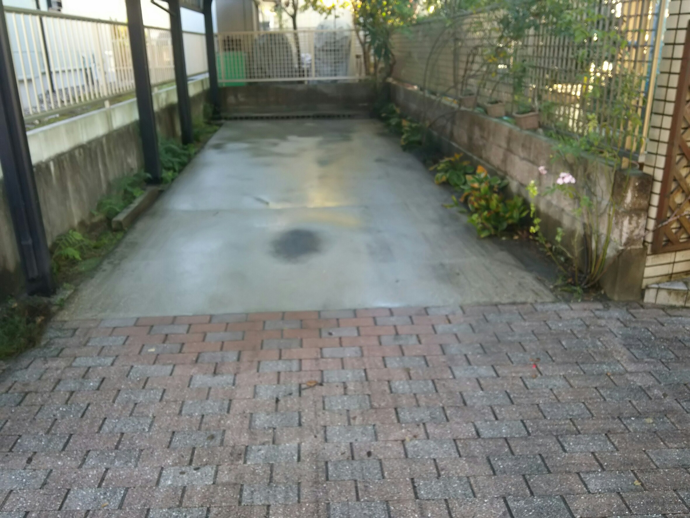 駐車場の洗浄です