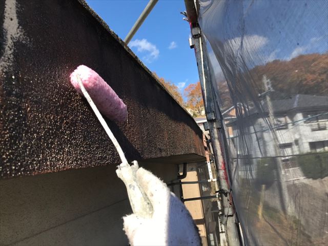 破風の下塗り塗装です