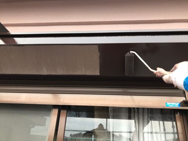 シャッターボックスの塗装です