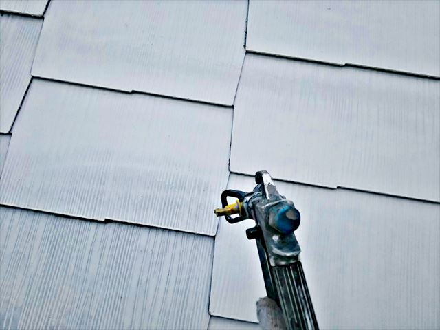 屋根の下塗り2回目