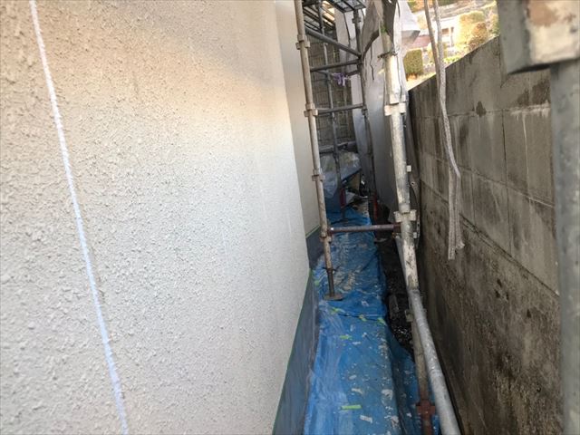 外壁の下塗り１回目、完了