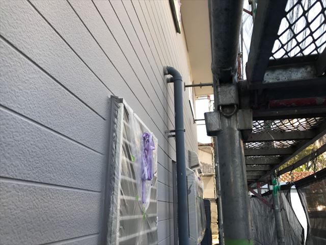 外壁の上塗りです