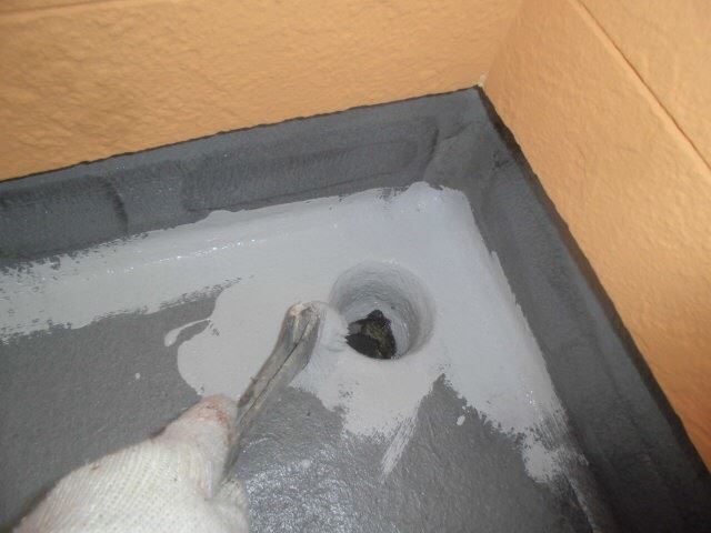 可児市塩で、リボール式防水でベランダの防水工事を行います。