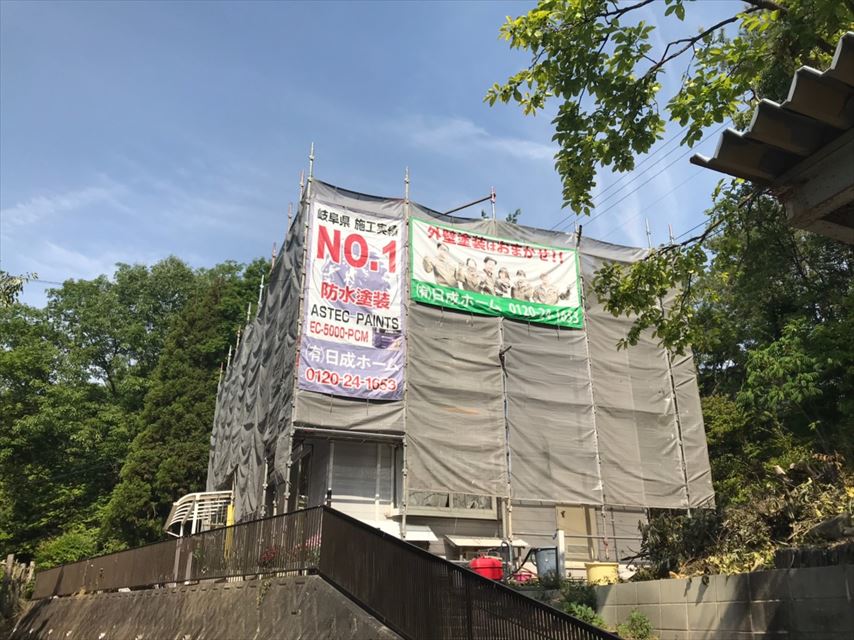 多治見市で屋根と外壁の汚れを綺麗に落とすバイオ洗浄をしました
