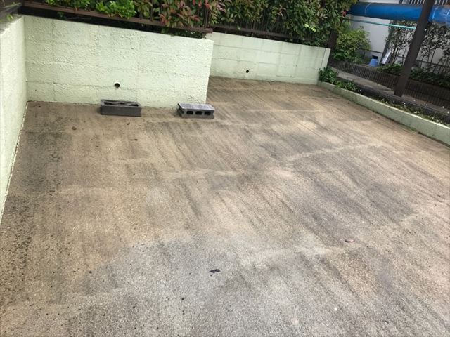 駐車場の洗浄です