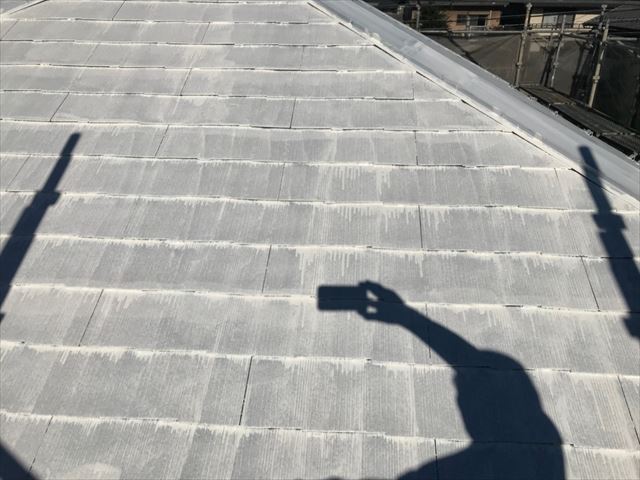 可児市緑ヶ丘で屋根下塗り