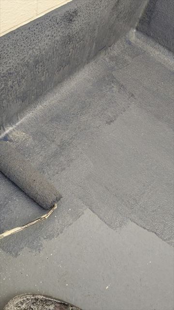 多治見市小名田町で屋根外壁の塗り替え後、ベランダ防水工事をおこないました