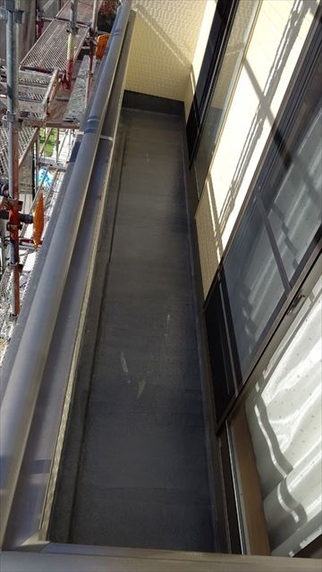 多治見市小名田町でベランダ簡易防水