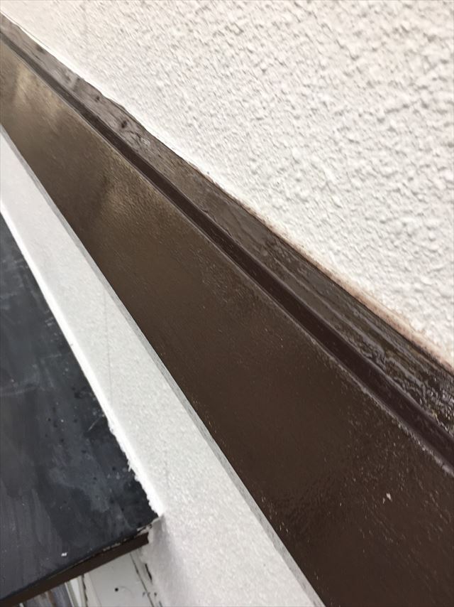幕板の塗装です