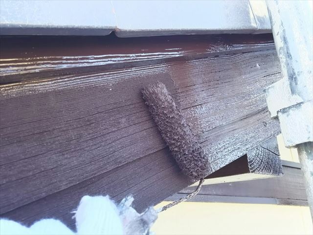 破風板の塗装です