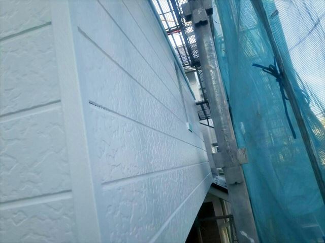 外壁の下塗り塗装、完了です