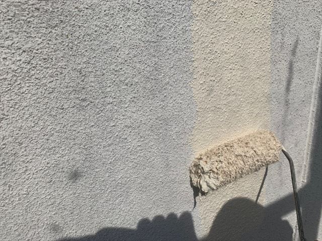 恵那市で外壁塗装 中塗り上塗り