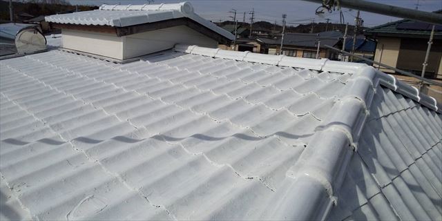 屋根の下塗り、完了です