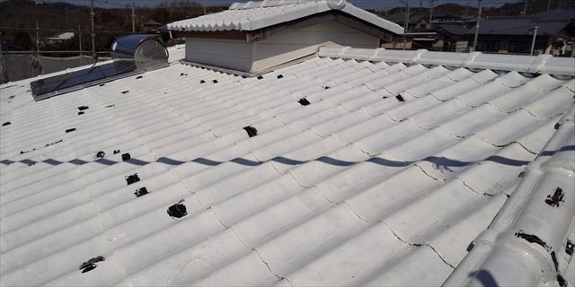 屋根の下塗り、完了です