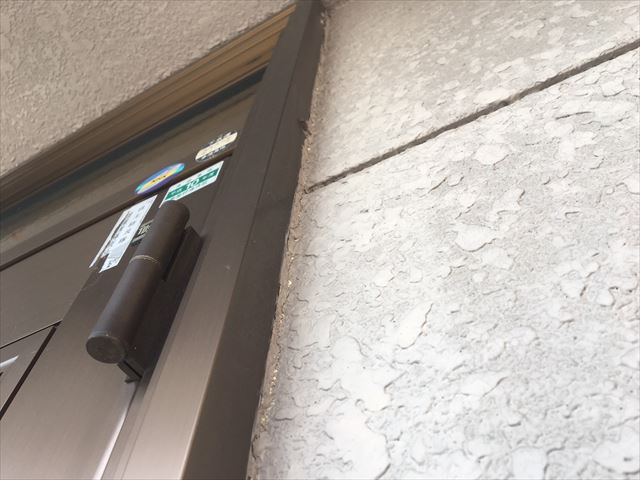 外壁の塗膜の剥がれ