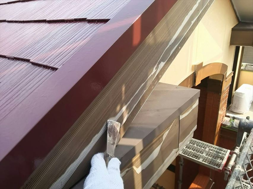 多治見市で破風板のケレン作業をし、塗り替えをしました。