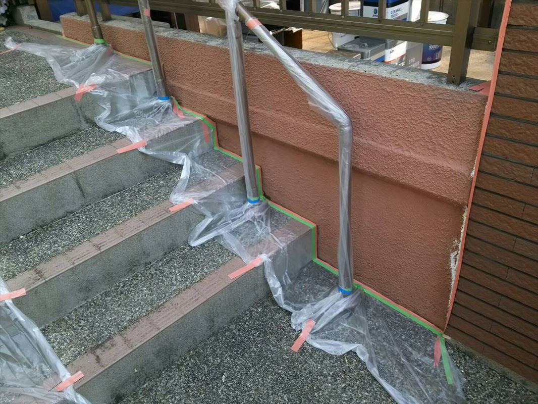 多治見　塀の塗装　ローラー塗り