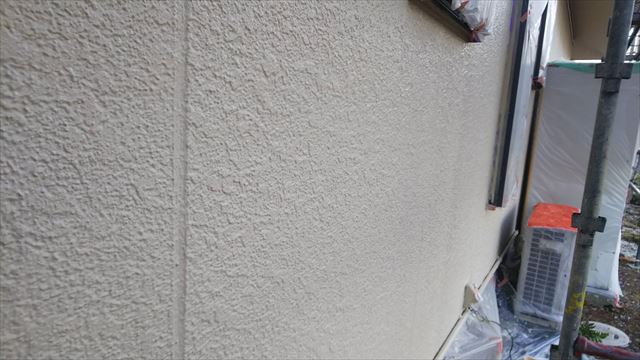 可児市皐ケ丘で、外壁の下塗り２回目、中塗り塗装を行ないました4