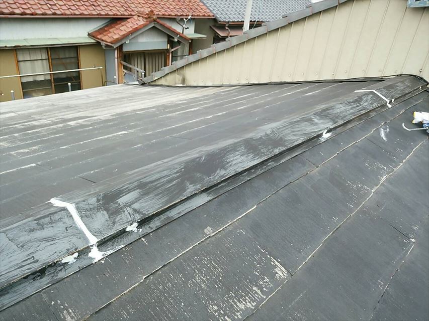 多治見市坂上町にて屋根の塗装工事がスタートです。