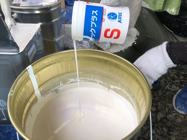恵那市で超低汚染リファインで外壁塗装 防カビ材投入