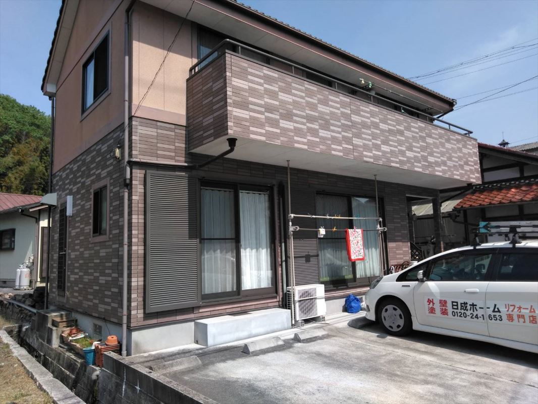 可児市にて外壁の張り替え、塗装の下見、現調にお邪魔しました。