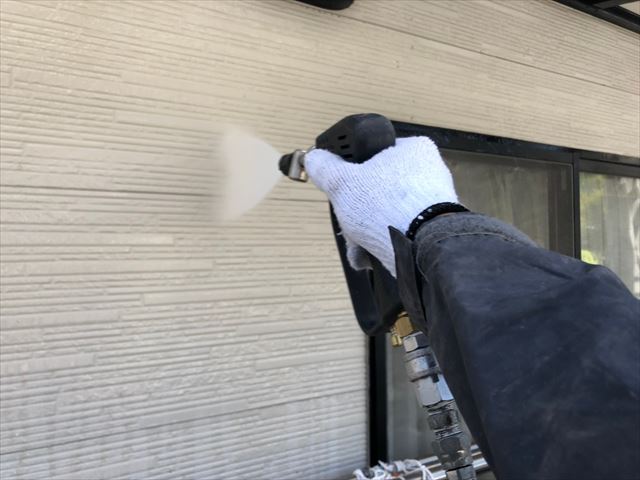 外壁の洗浄です
