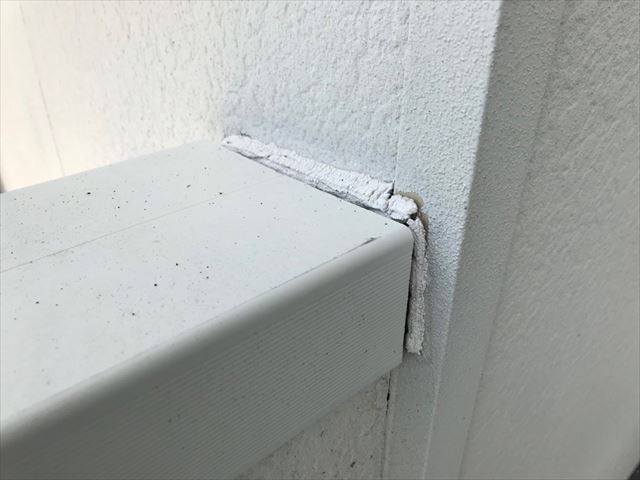 瑞浪市で手すり部分のコーキングの打ち替えです