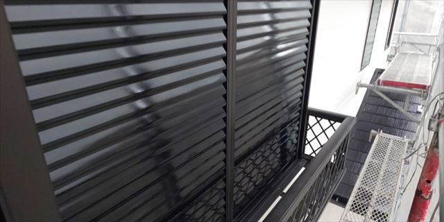 雨戸の塗装です