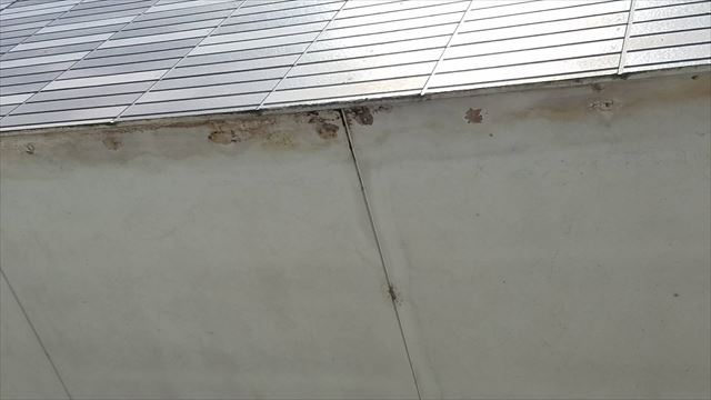 ベランダ下の汚れ