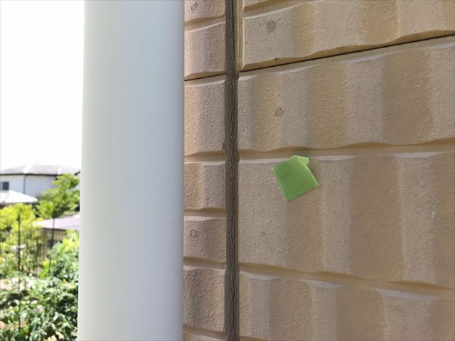 たて目地の劣化です