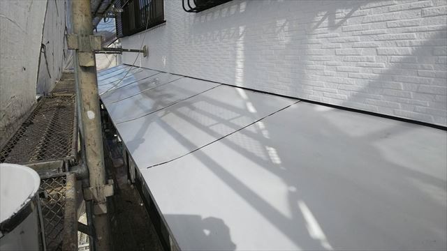 トタン屋根の下塗り、完了