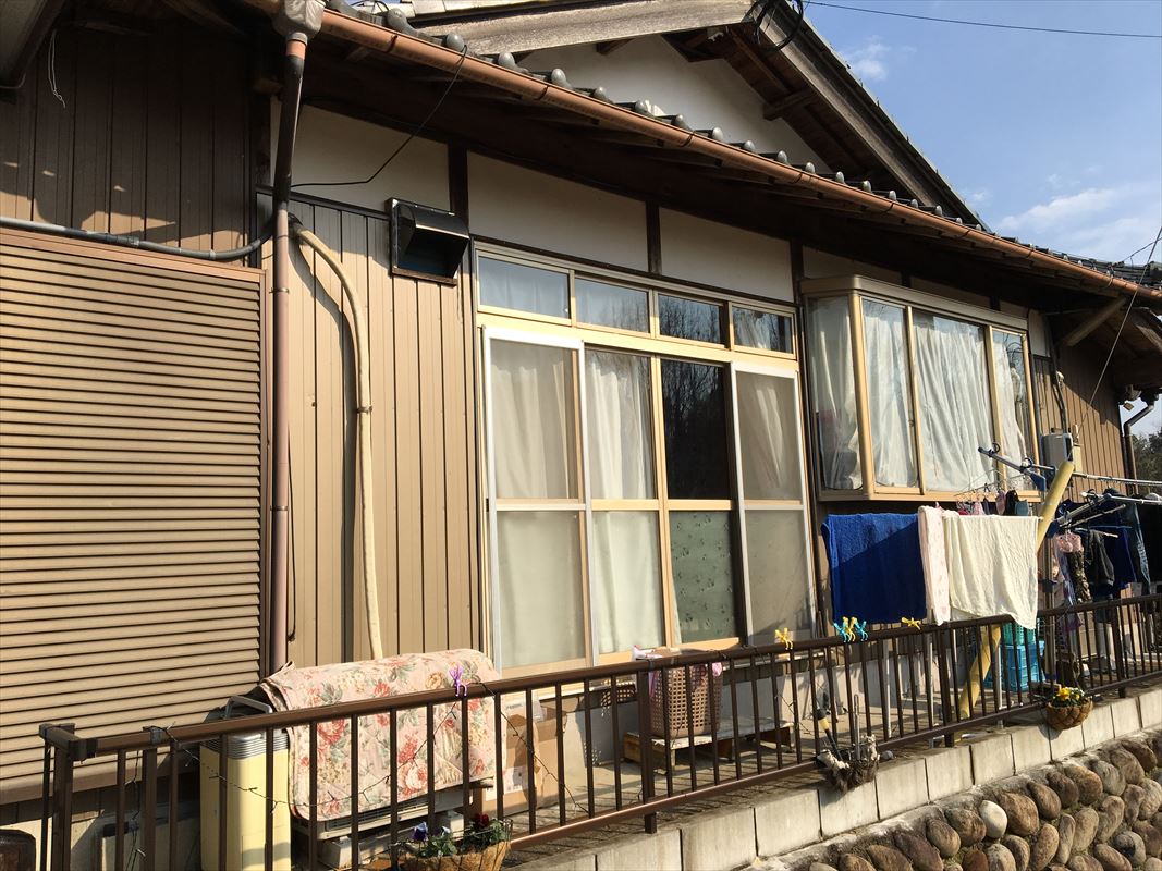 瑞浪市にてサンルーム取り付けの下見。オーダー製作で取り付け！