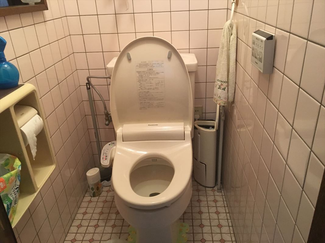 多治見市 トイレのリフォーム タイル貼りからクロス貼りに変更