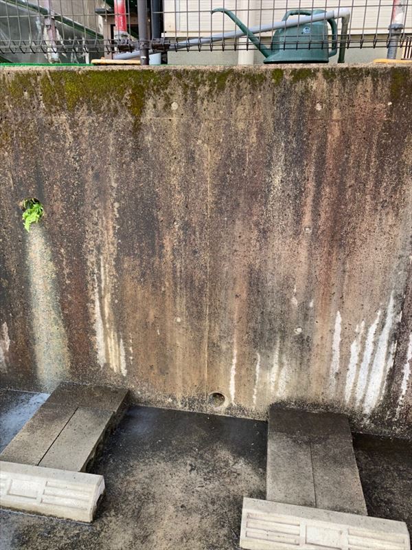 多治見市で塗装前の高圧洗浄です！塀もきれいになります!(^^)!