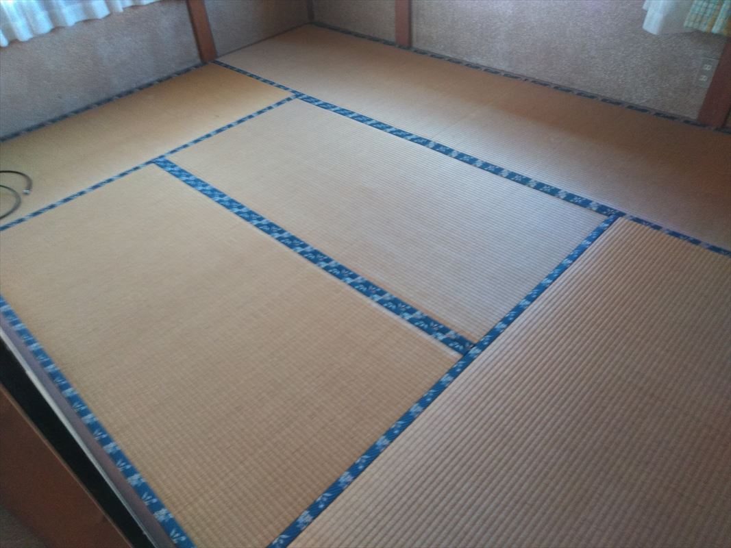 多治見市にて和室の改装工事。壁と床とふすまがきれいになりました。