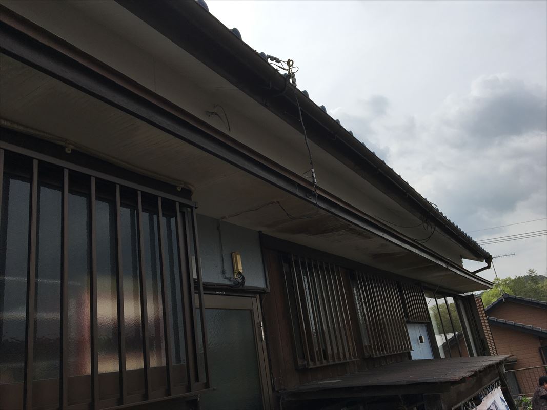 多治見市　軒天井　屋根の裏の白いところ