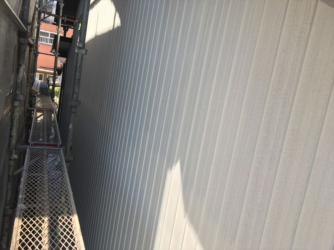 多治見市　外壁トタンの塗装　鉄壁の塗装