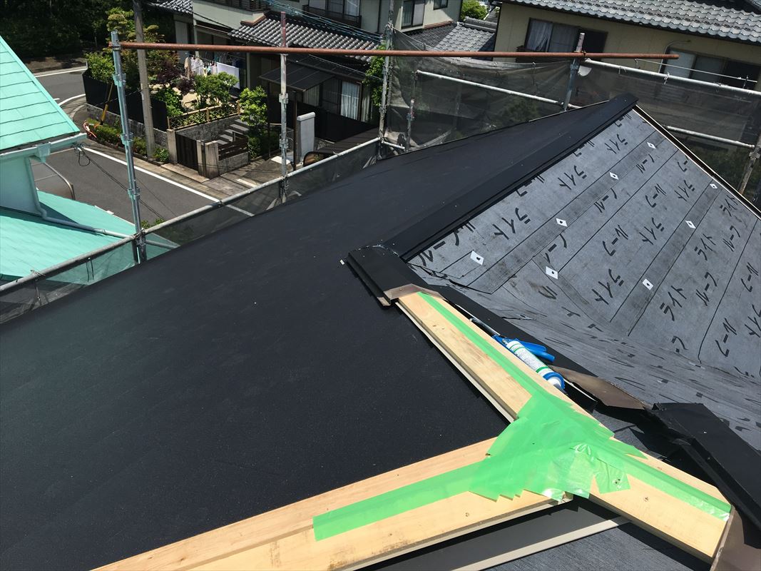 多治見市　断熱材が付いた屋根材で葺き替え　屋根のリフォーム