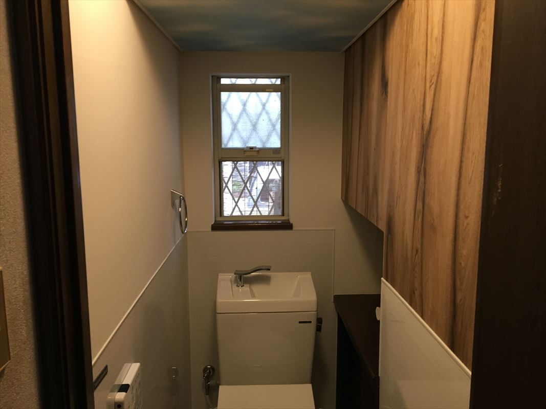 土岐市 トイレのリフォーム パネル張り クロス貼り替え