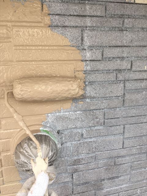 瑞浪市でガイナで外壁中塗り・上塗り、屋根の下塗りです