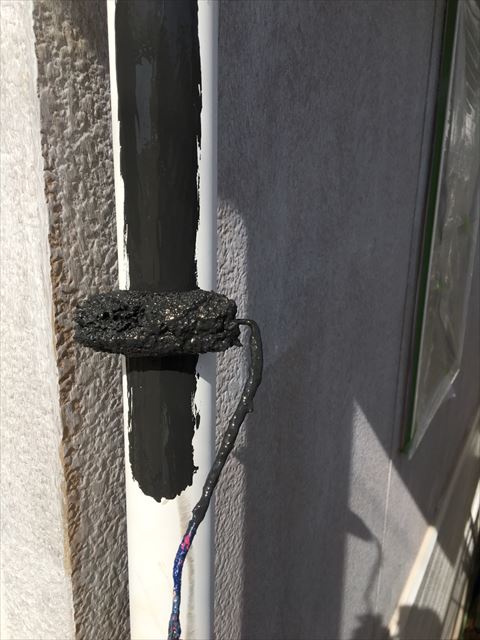 可児市桜ヶ丘にて幕板の塗装、樋の塗装を行ないました。